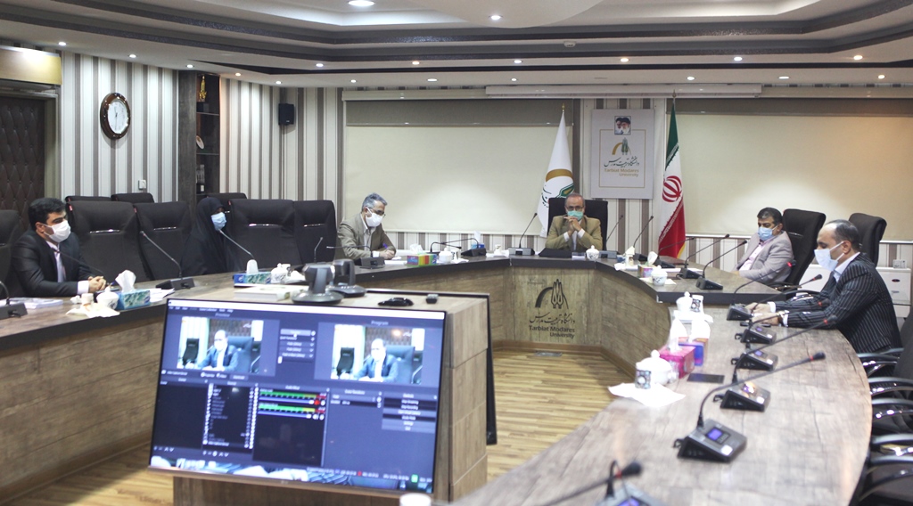  کارمندان نماد فرهیختگی، رفتار دانشگاهی و موجب بقاء و استحکام دانشگاه هستند