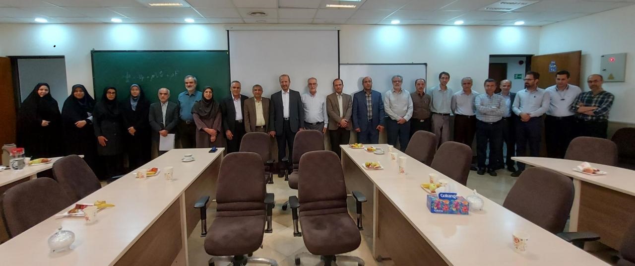 مجمع عمومی اعضای هیأت علمی دانشکده علوم ریاضی با حضور رئیس دانشگاه برگزار شد