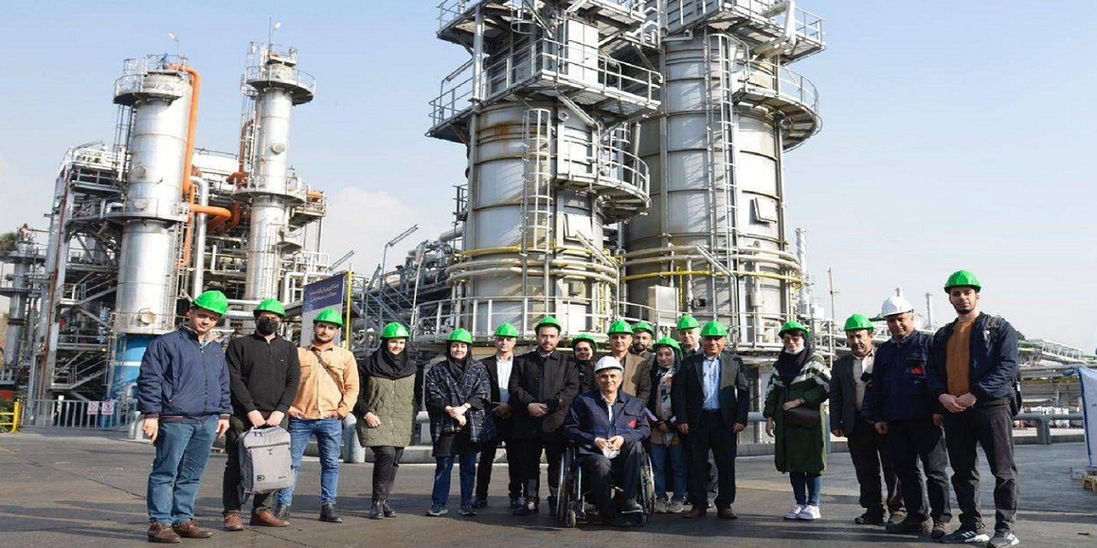 بازدید دانشجویان دانشکده مهندسی صنایع و سیستم ها از پالایشگاه نفت پارس 