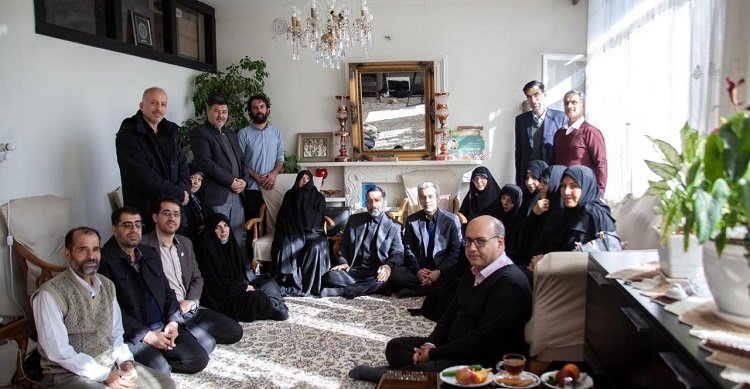 دانشگاهیان تربیت مدرس با مادر شهید جلالوند دیدار کردند