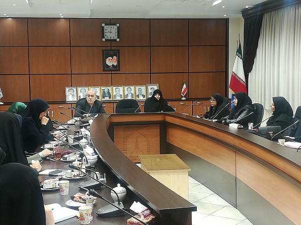جلسه هم اندیشی مشاور رئیس دانشگاه در امور زنان و خانواده با بانوان نخبه دانشگاه برگزار شد